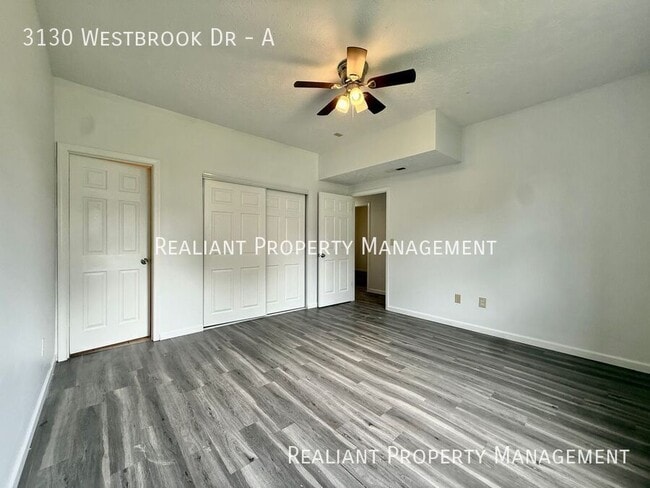 Building Photo - 3130 Westbrook Dr