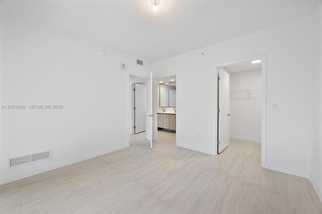 Building Photo - 77 SE 5th St