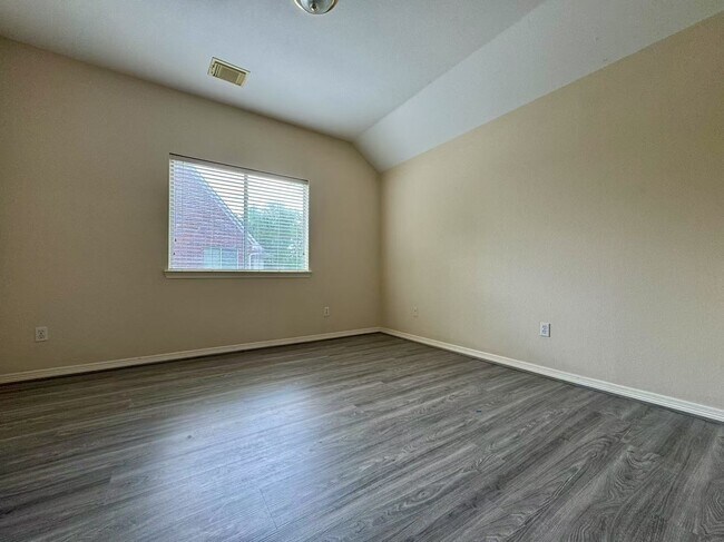 Building Photo - 3606 Paluxy Cir
