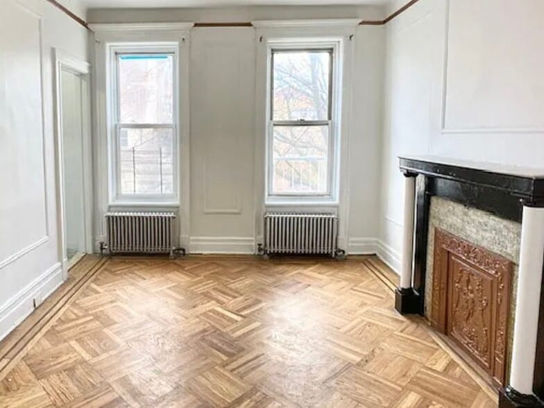 Building Photo - 366 E 28th St