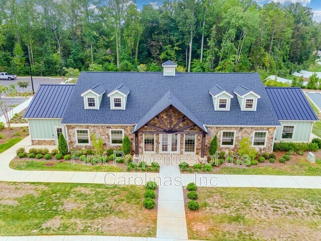 Building Photo - 642 Altamonte Dr