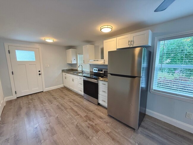 Building Photo - 27 NW 11th Ave