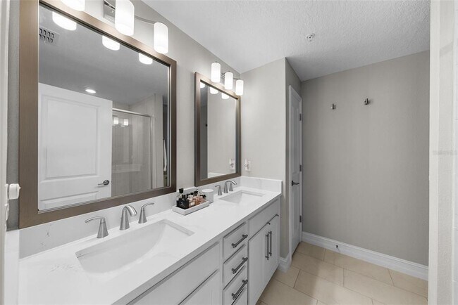 Building Photo - 5351 Bridge St