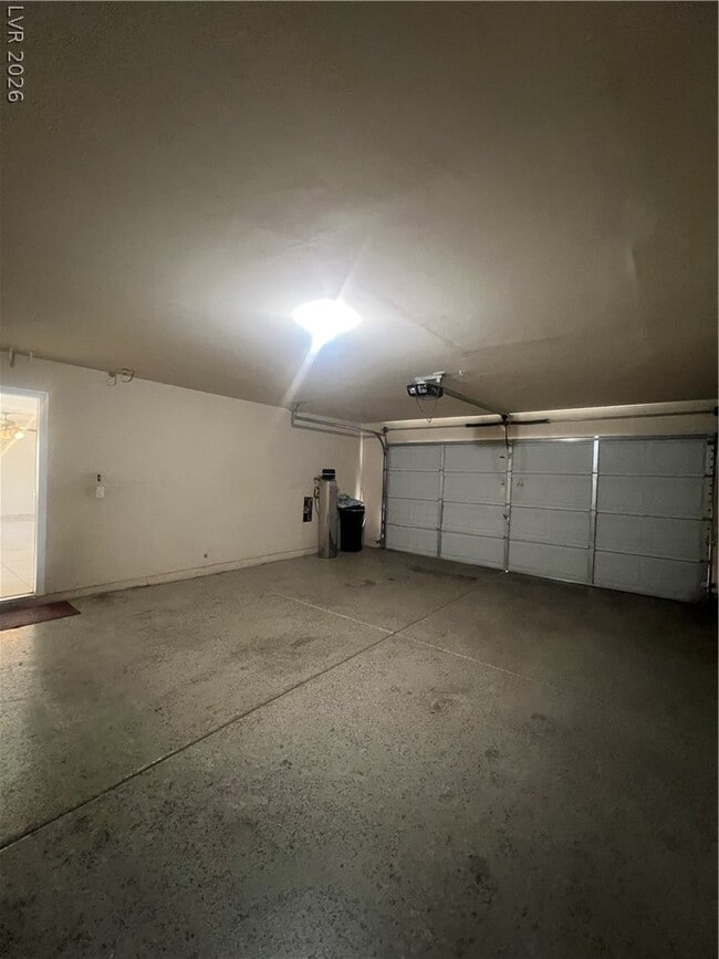 Building Photo - 5233 Aztec Heights St