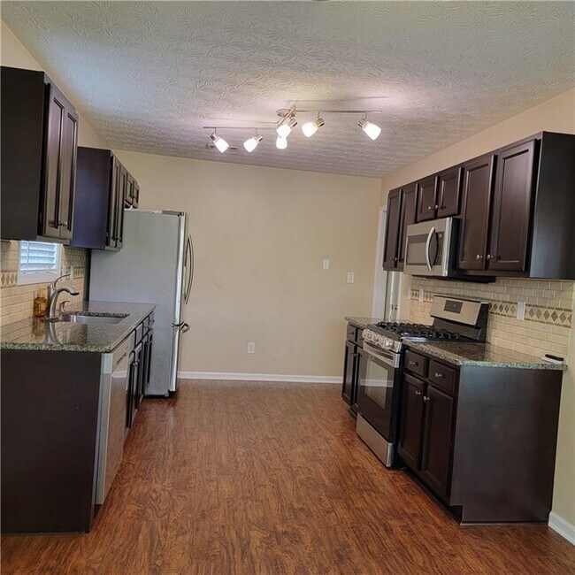 Building Photo - 5219 Leecroft Dr