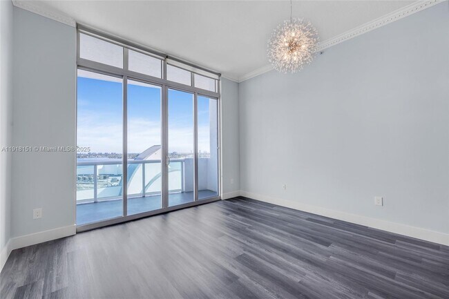 Building Photo - 7900 Harbor Island Dr