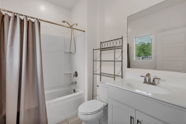 Building Photo - 2272 W Harmont Dr