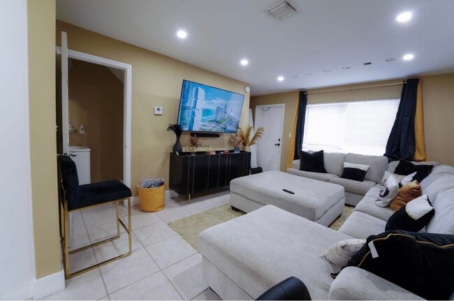 Building Photo - 6611 Winfield Blvd