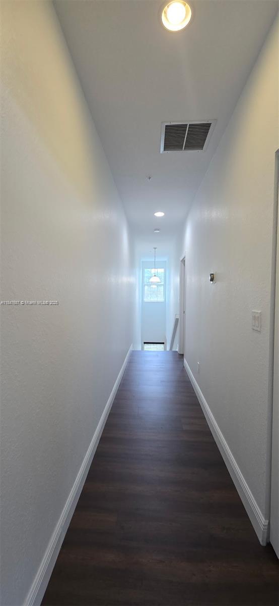 Building Photo - 929 SW 147th Ave