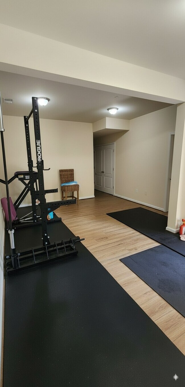 Building Photo - 1104 Frontline Dr