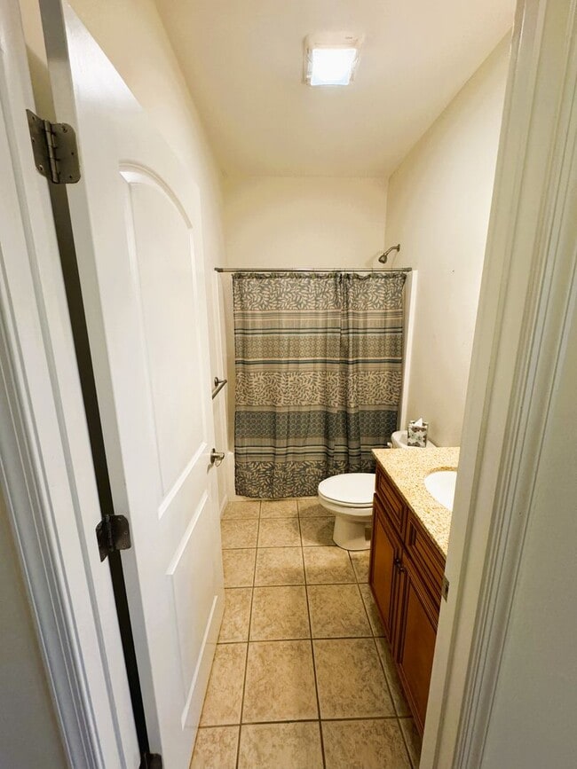 Building Photo - Comfortable One Level  Living