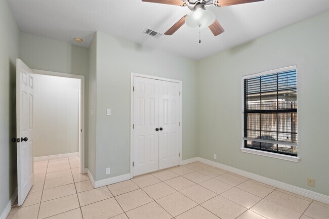 Building Photo - 206 Saddle Blanket