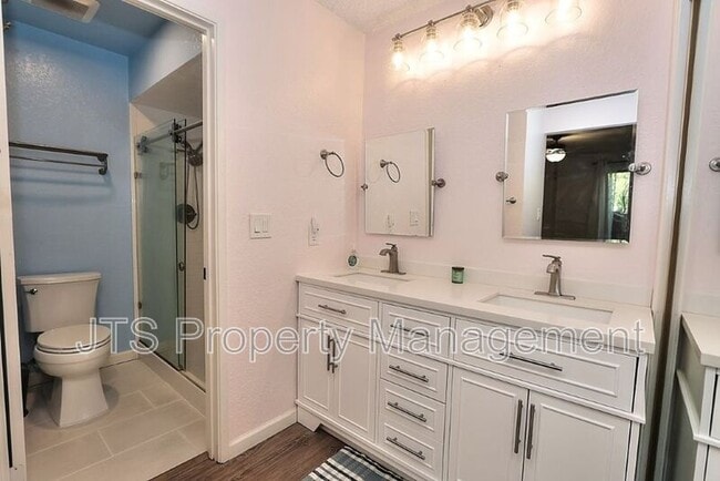 Building Photo - 6913 Navarro Ct