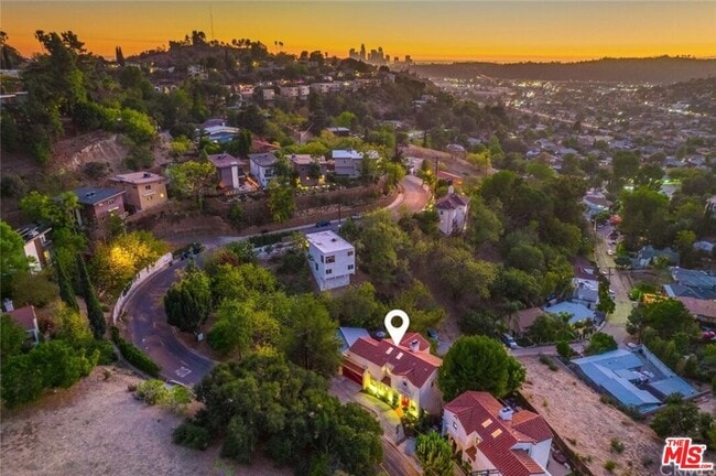 Building Photo - 728 Montecito Dr