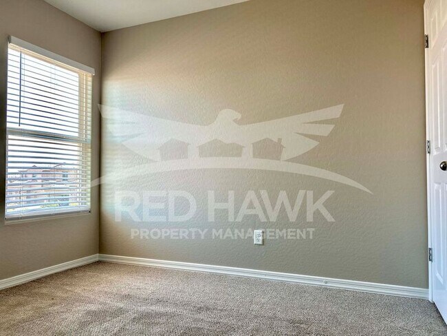 Building Photo - 1050 Kachina Dr