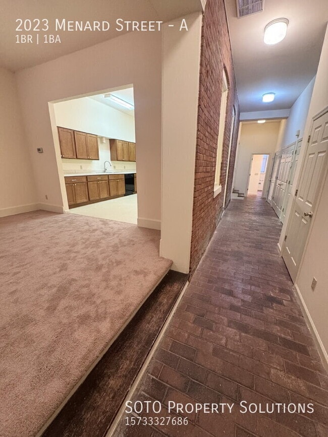 Building Photo - 2023 Menard St