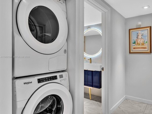 Building Photo - 101 Crandon Blvd