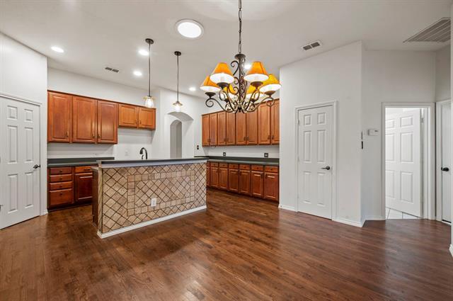 Building Photo - 2404 Windgate Dr