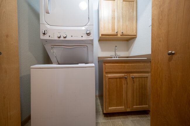 Building Photo - 16520 Tranquility Ct