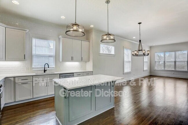 Building Photo - 1113 Park St