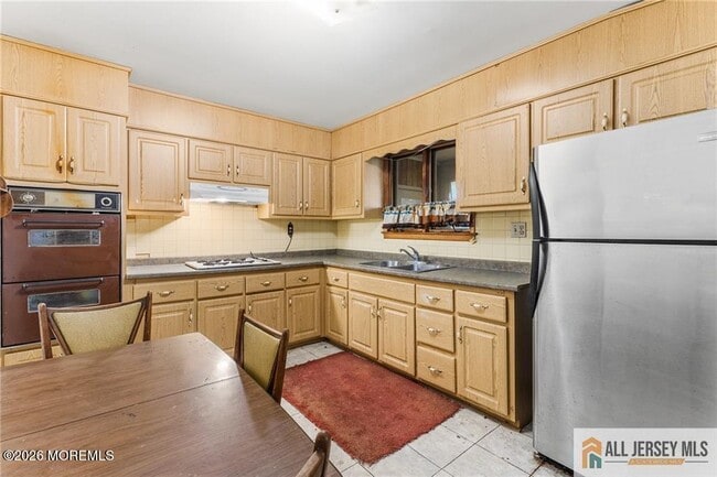 Building Photo - 713 Lincoln Dr