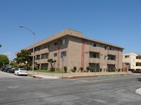 Primary Photo - 400 N Serrano Ave