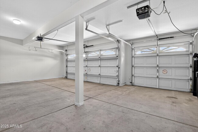 Building Photo - 4302 E Mossman Rd