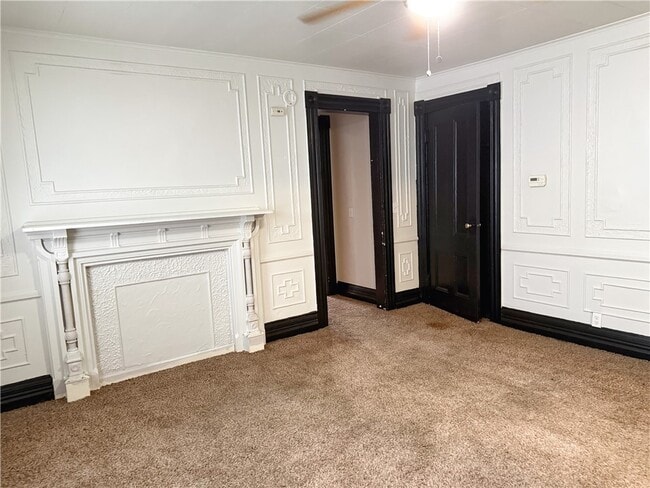 Building Photo - 6-7 Calihan Park