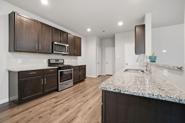 Building Photo - 22210 Great Royal Ln