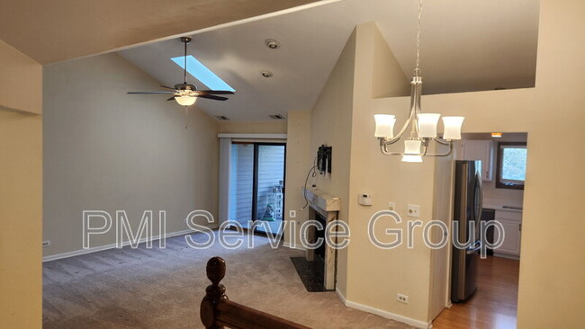 Building Photo - 985 West Ct
