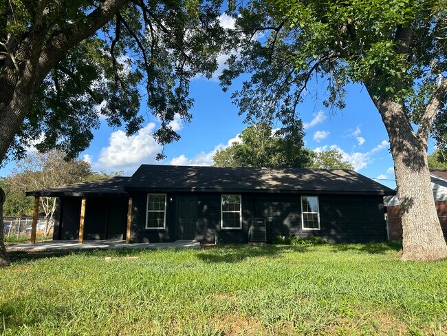 Building Photo - 1517 Bonham Dr