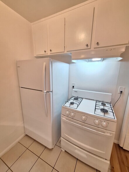 Building Photo - 4660 Kester Ave