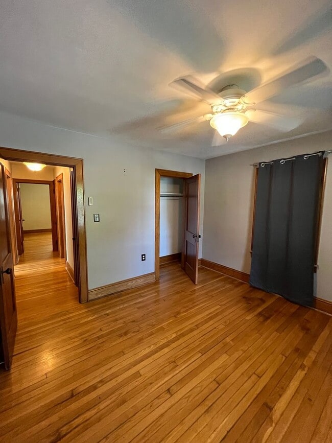 Building Photo - 3BR Home with Large Yard & Extra Storage