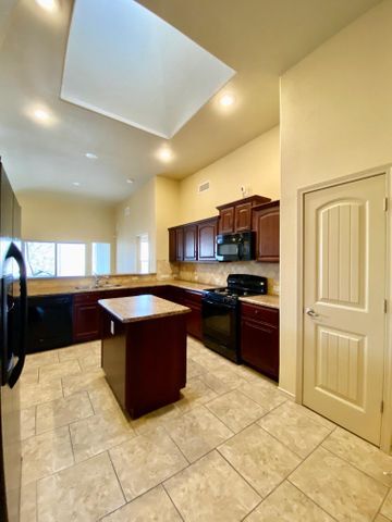 Building Photo - 14277 Desert Sky Dr