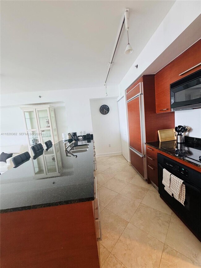 Building Photo - 1830 S Ocean Dr