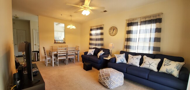 Furnished dining/living area - 2090 Cross Gate Blvd