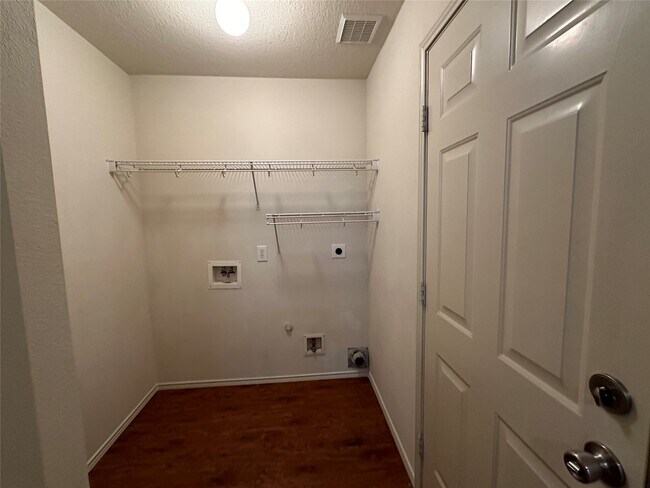 Building Photo - 14915 Sugar Sands Dr