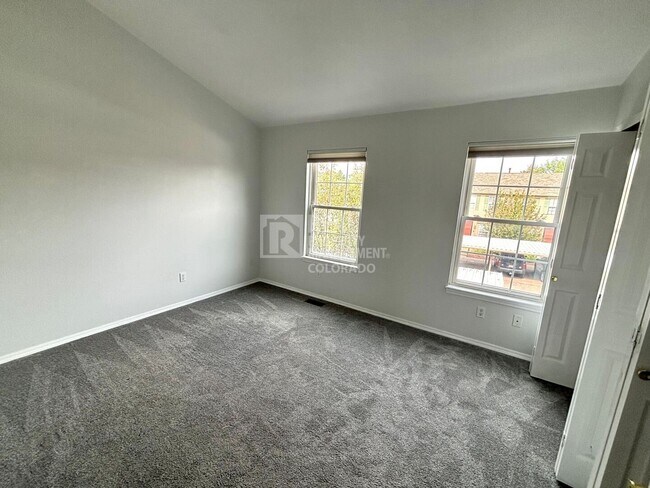 Building Photo - 119 Iveystone Ct