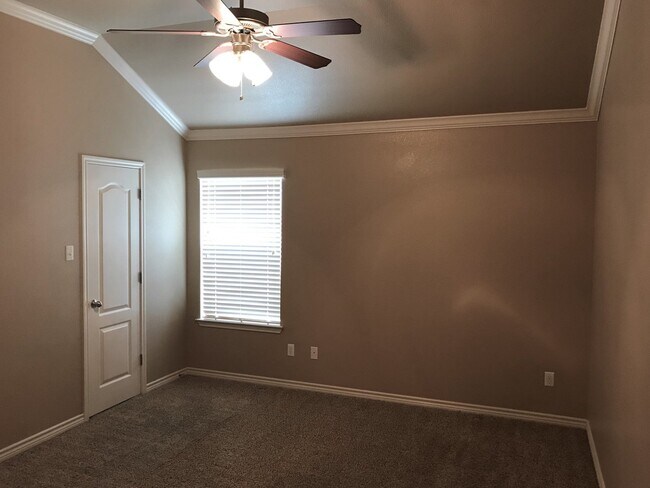 Building Photo - 4601 Skyflower Ln