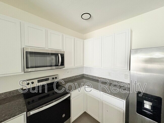 Building Photo - 3180 Suncoast Plains Dr