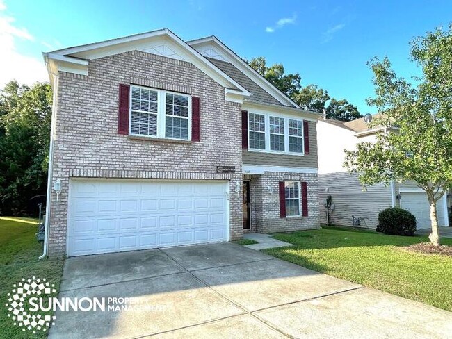 Building Photo - Over-sized 4bd/2.5 bath home in quiet Hero...