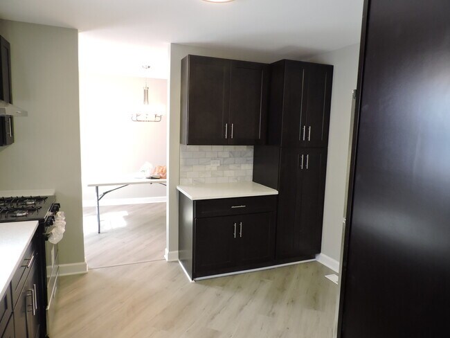 Building Photo - 407 Beechwood Dr