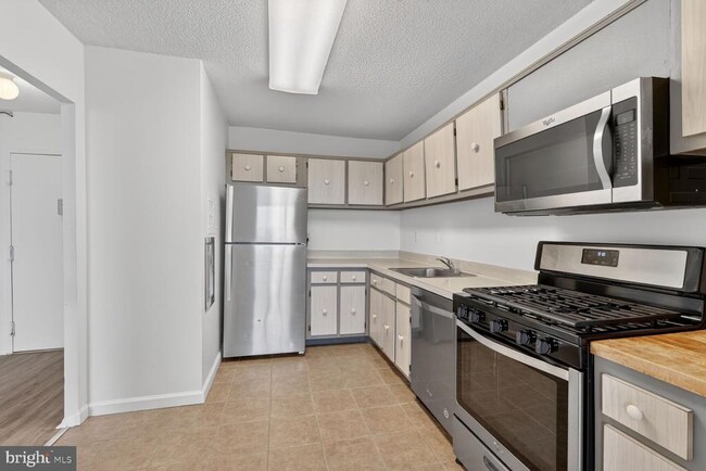 Building Photo - 11801 Rockville Pike