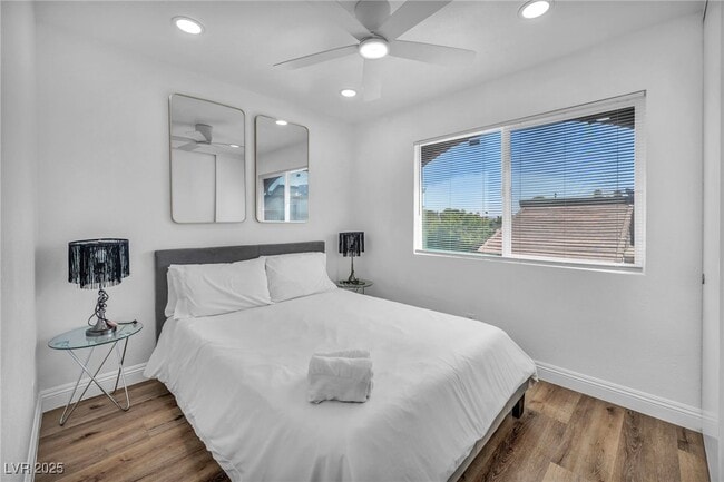 Building Photo - 1453 Santa Anita Dr