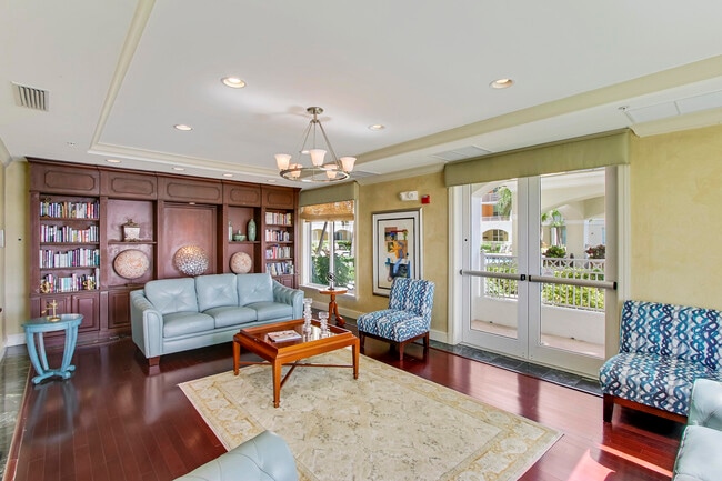 Building Photo - 804 E Windward Way