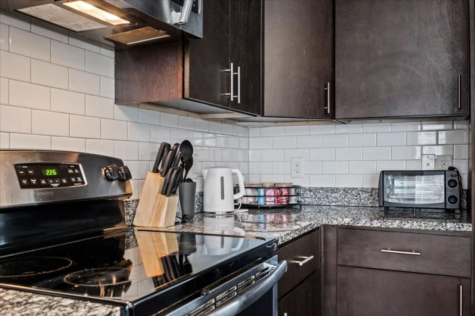 Building Photo - 205 S Kings Dr