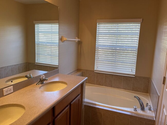 Building Photo - 5114 Fiorella Ln
