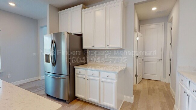 Building Photo - 307 Killarney Ave