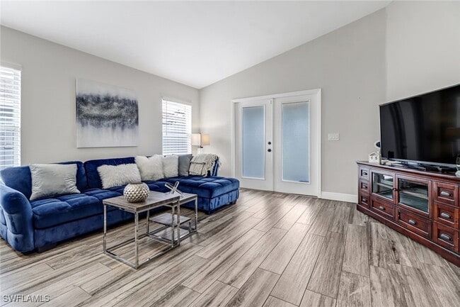 Building Photo - 851 102nd Ave N