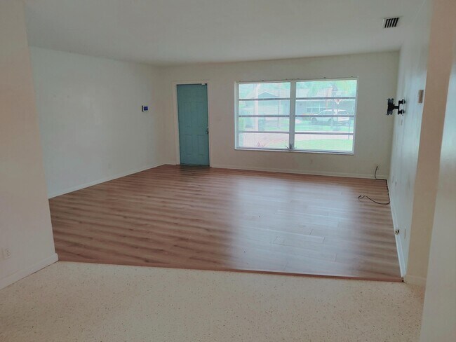 Building Photo - 4899 NW 5th Ave